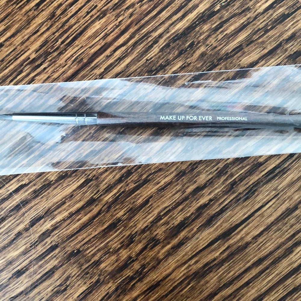 Make up forever eyeliner brush